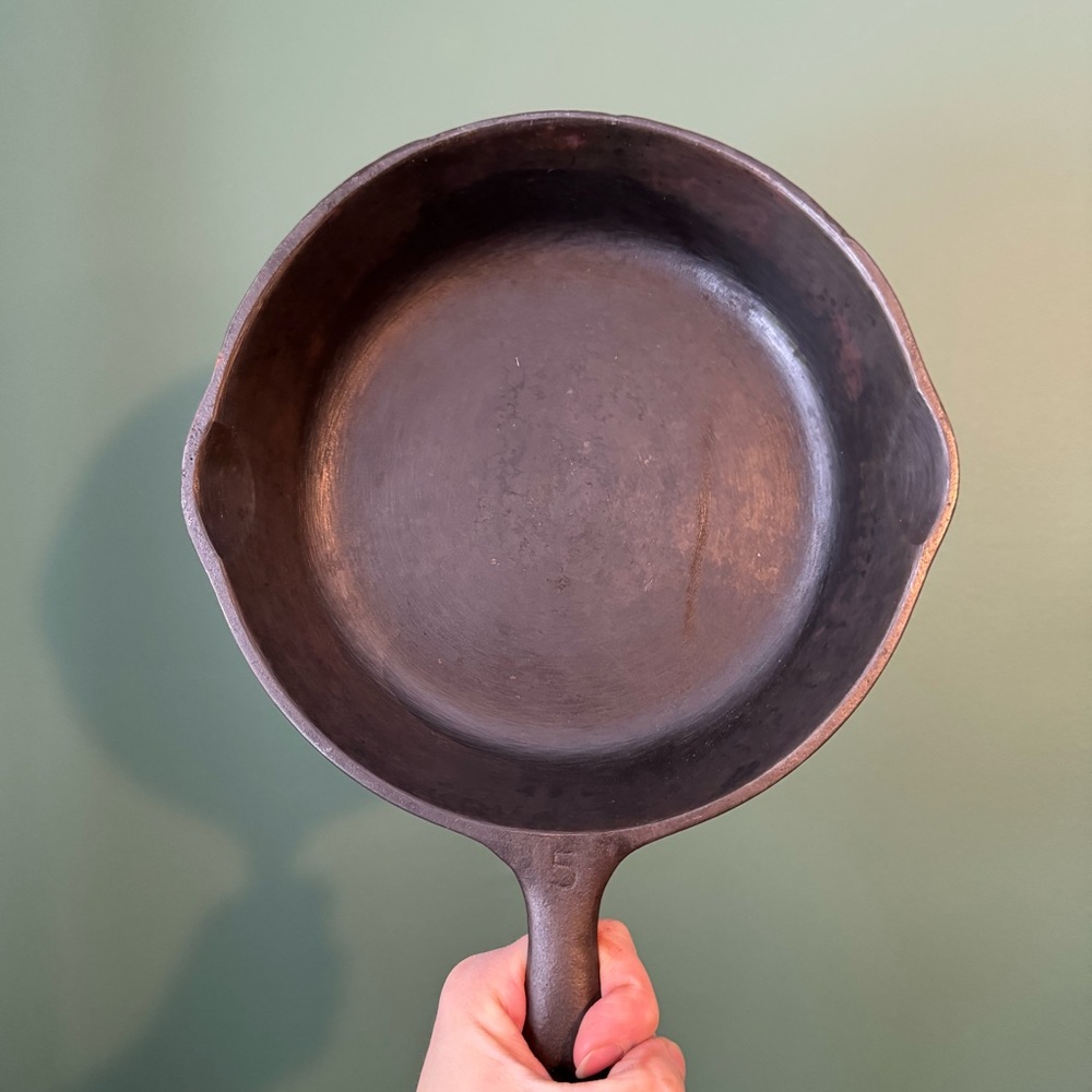 Wagner Ware Heavy Duty #5 8” Cast Iron Skillet
